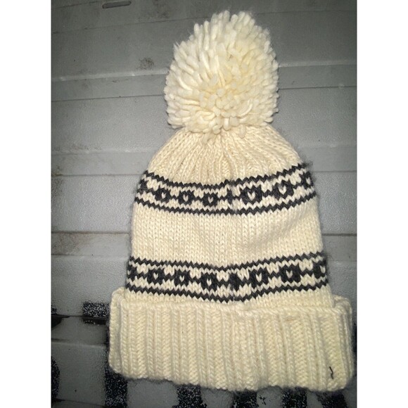 Chicago Bulls Winter Hat Beanie Pom Pom White NWT OSFM - Picture 2 of 3